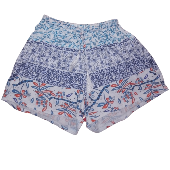 Lightweight Shorts - Picture 2 of 6